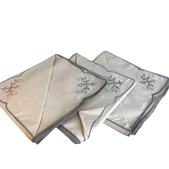 Set of 12 NEW Cloth Dinner Reusable Napkins Embroidered Edges & Corners Ivory - Picture 1 of 11